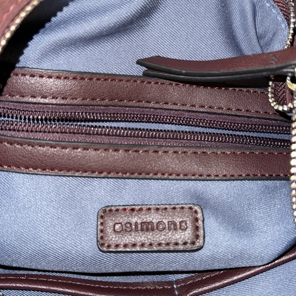 Stylish SIMONS nylon shoulder bag in deep plum. Converts to backpack. Very clean - Picture 6 of 7